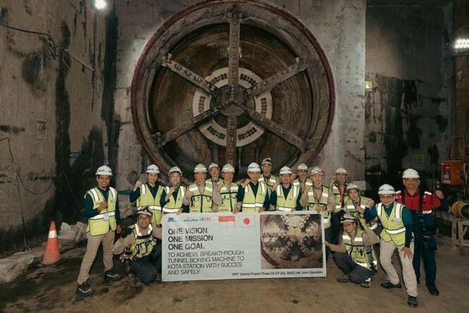 
					Stasiun MRT Jakarta Glodok dan Kota Telah Tersambung